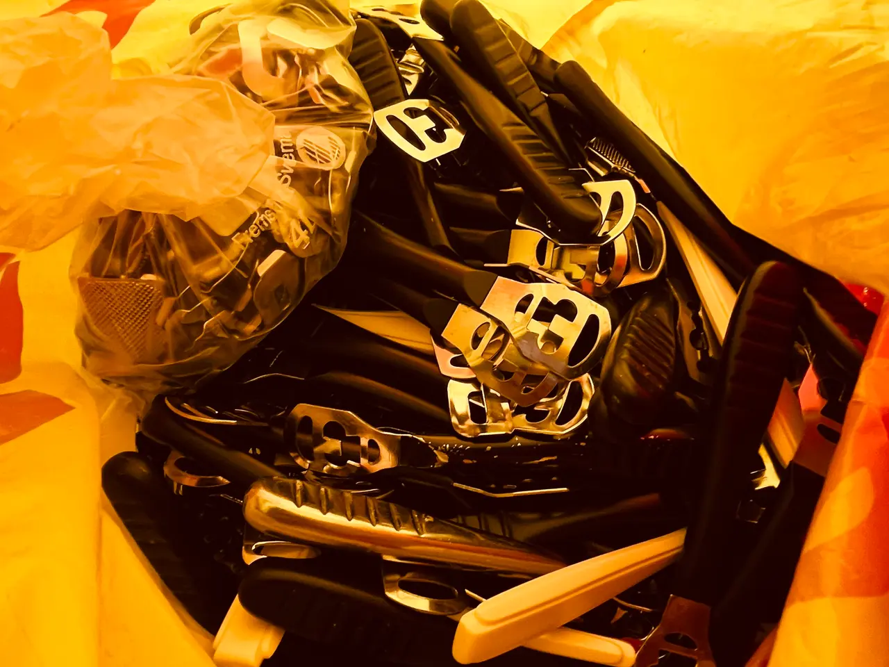 Billede 13 - 2 Skabe m/div. Indhold