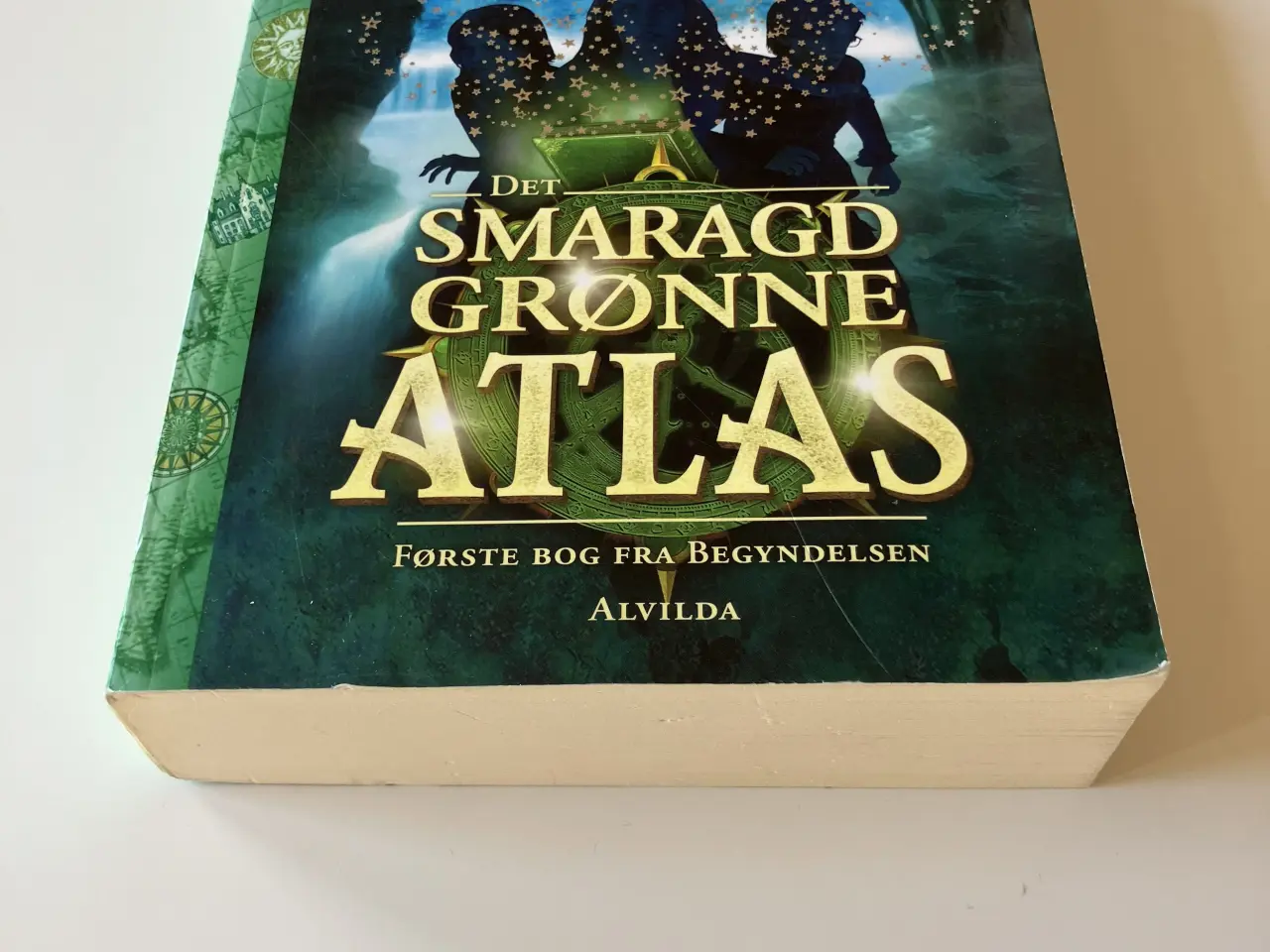 Billede 4 - Det smaragdgrønne atlas. Af John Stephens