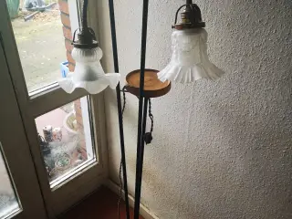 Gl. Gulvlampe