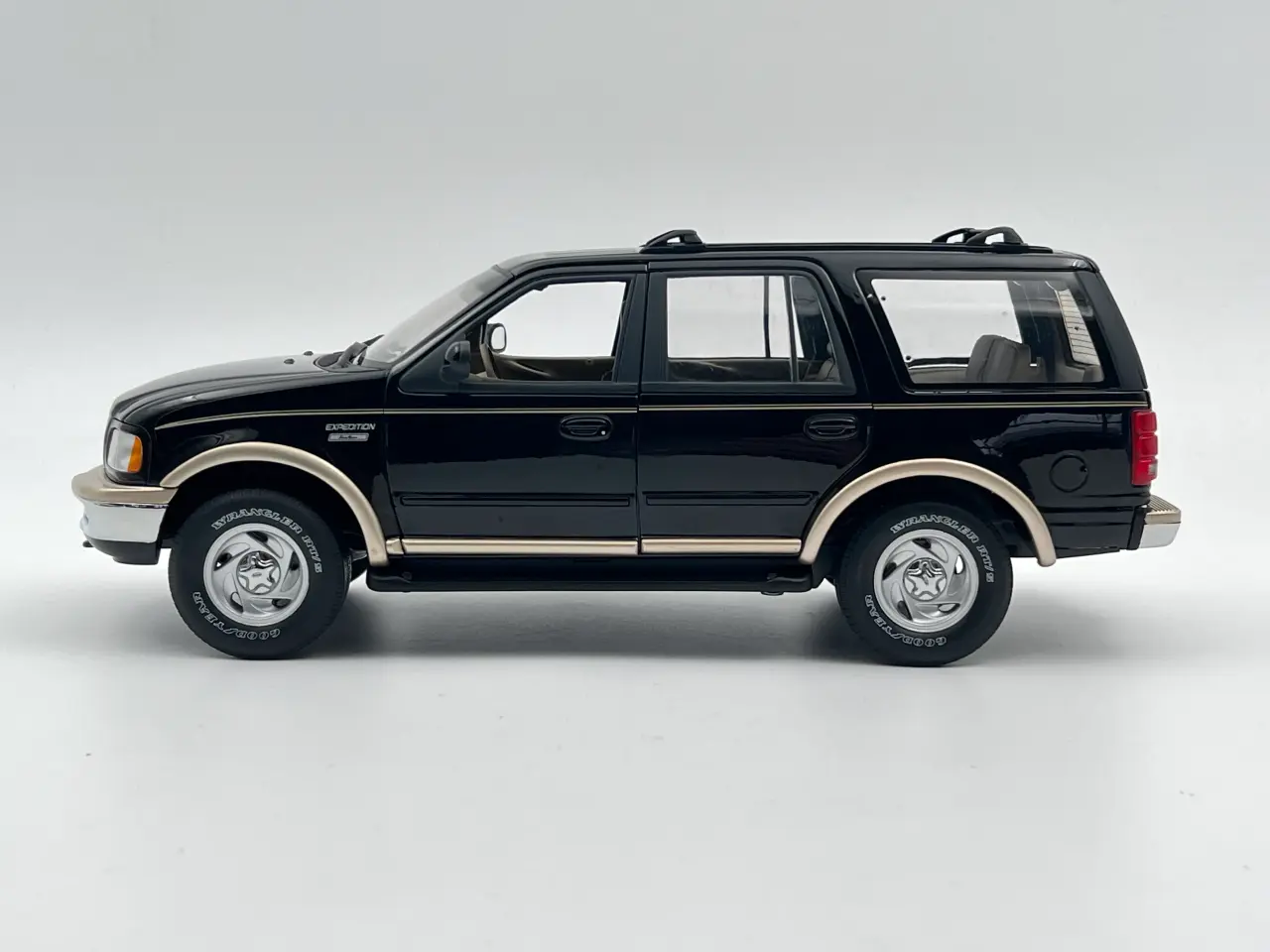 Billede 3 - 1997 Ford Expedition Eddie Bauer Edition 1:18