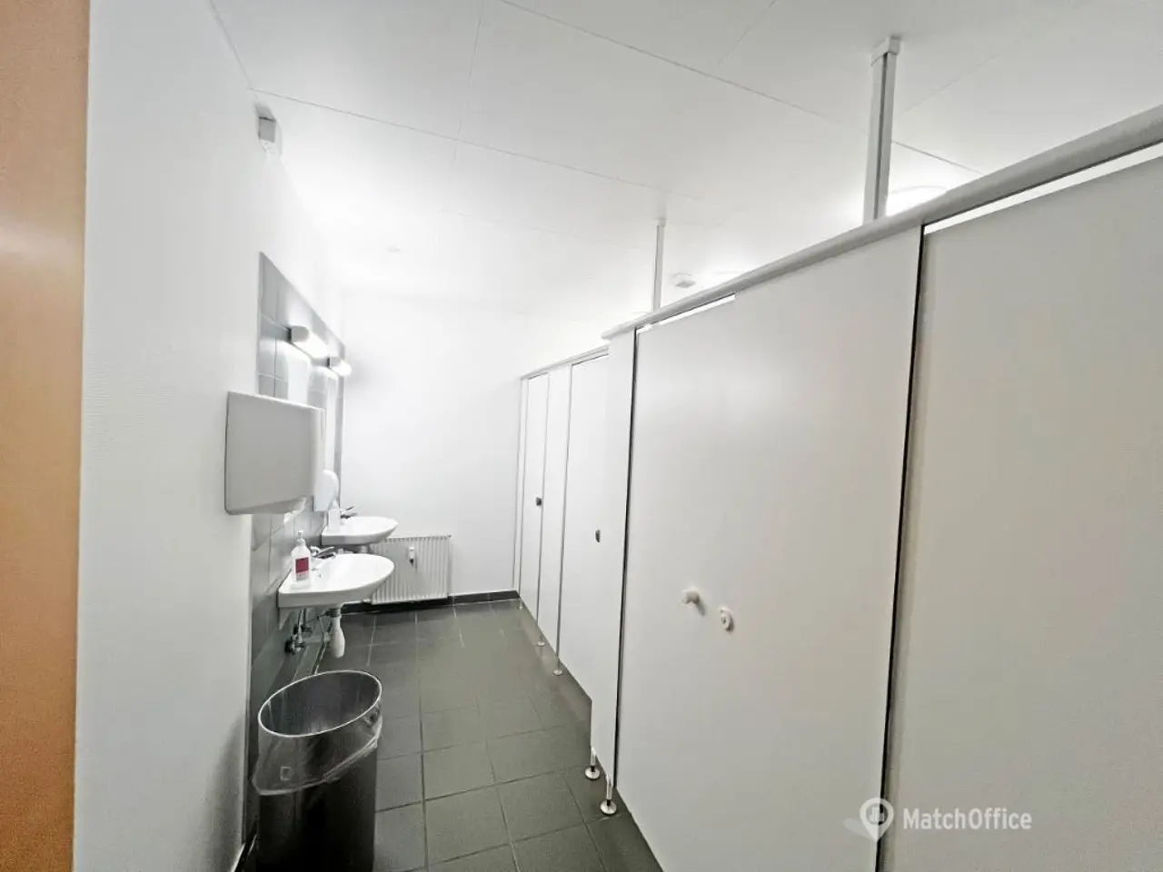 Billede 10 - Kontor-/undervisningslokaler med gode parkeringsforhold - i alt ca. 1.300 kvm