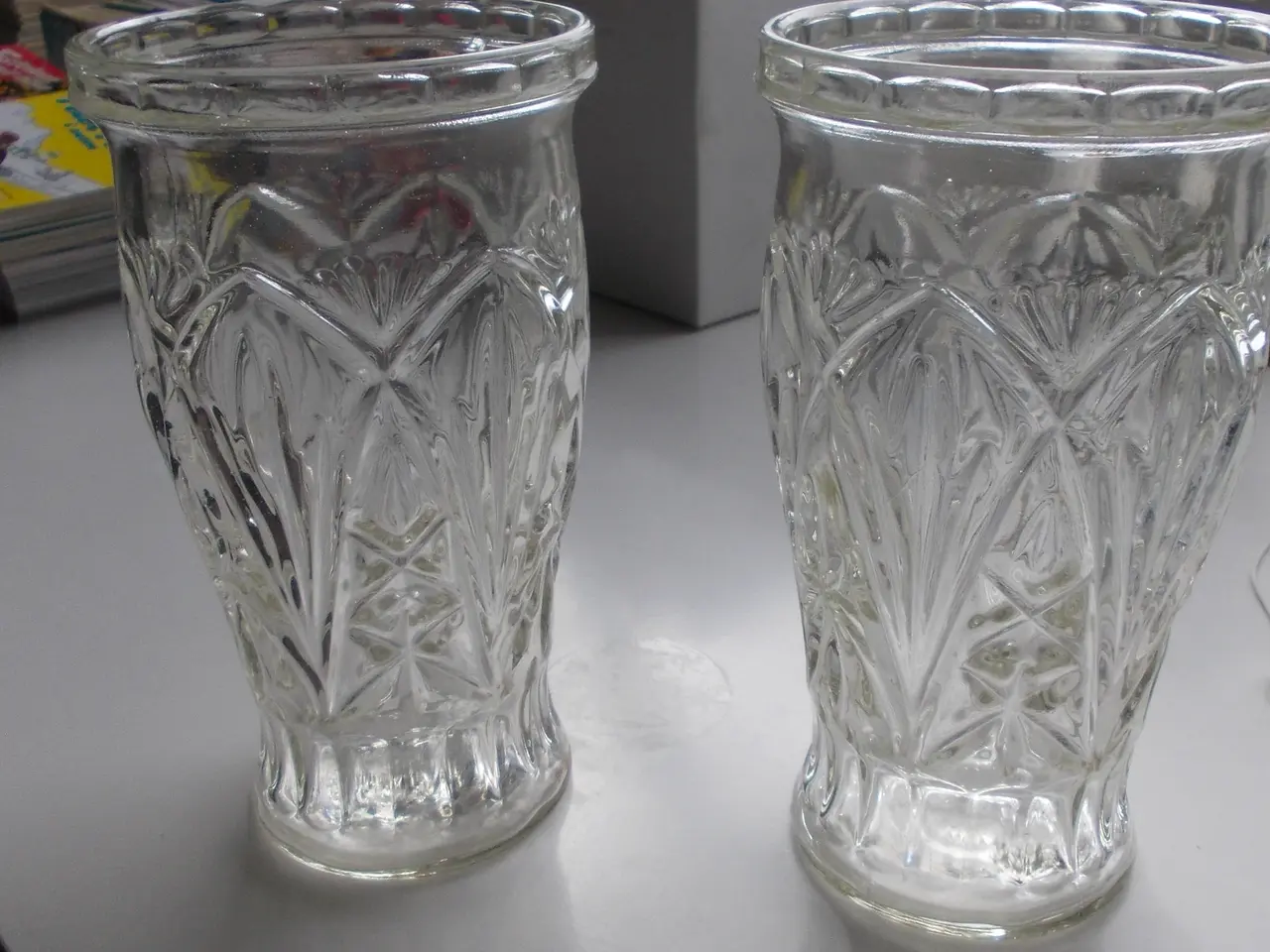 Billede 2 - Hospitalsvaser i presset glas
