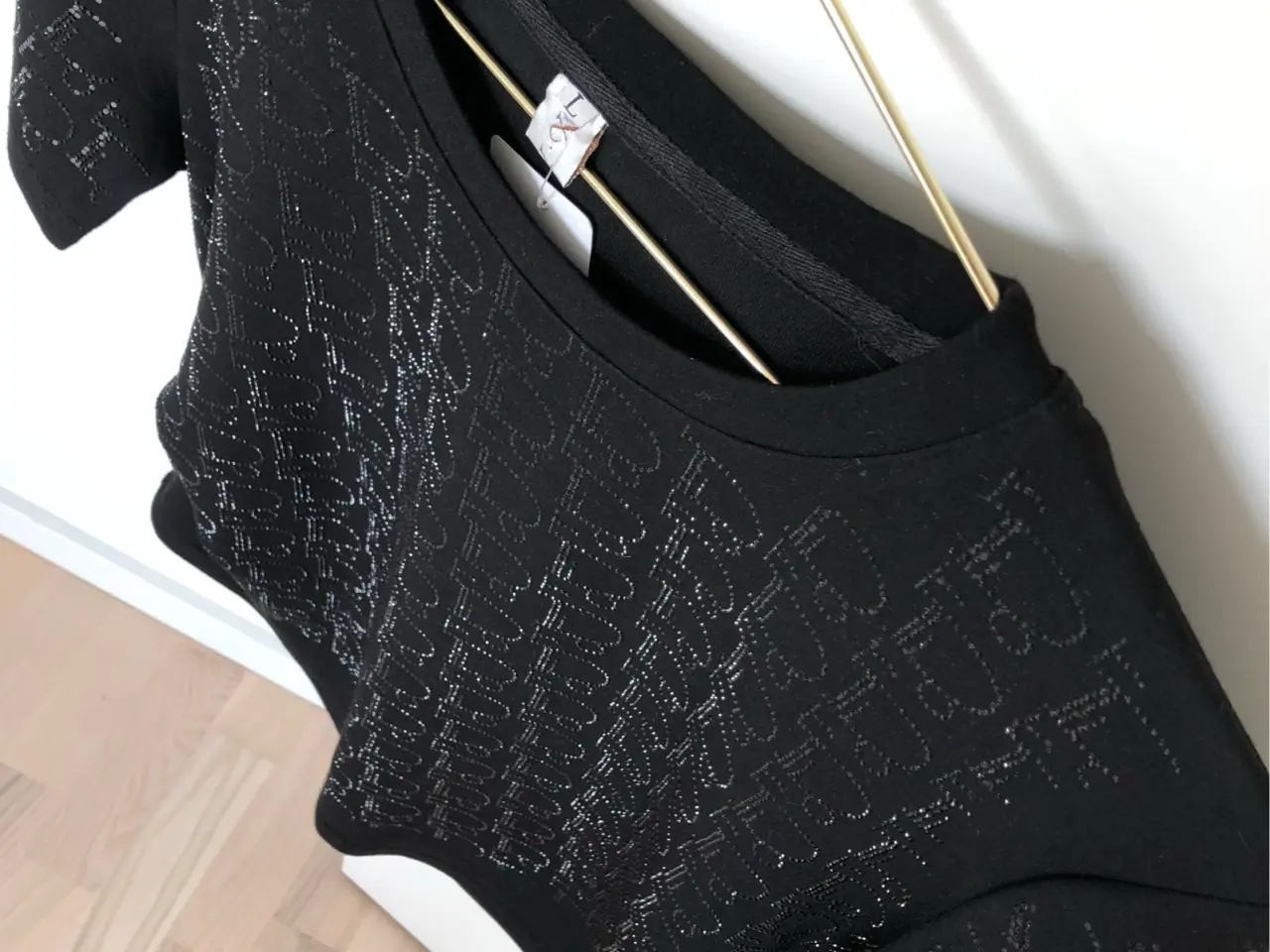 Billede 2 - Bluse med pyntesten, L