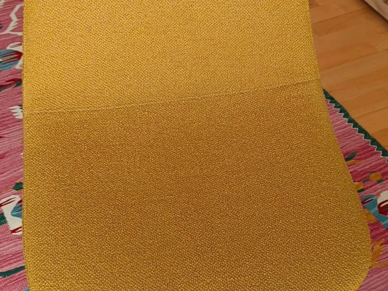 Billede 1 - 🌟 4 flotte gule stole fra ILVA – meget behagelige