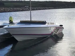 Campion Chase 195 – MerCruiser 5.7L V8 260 HK