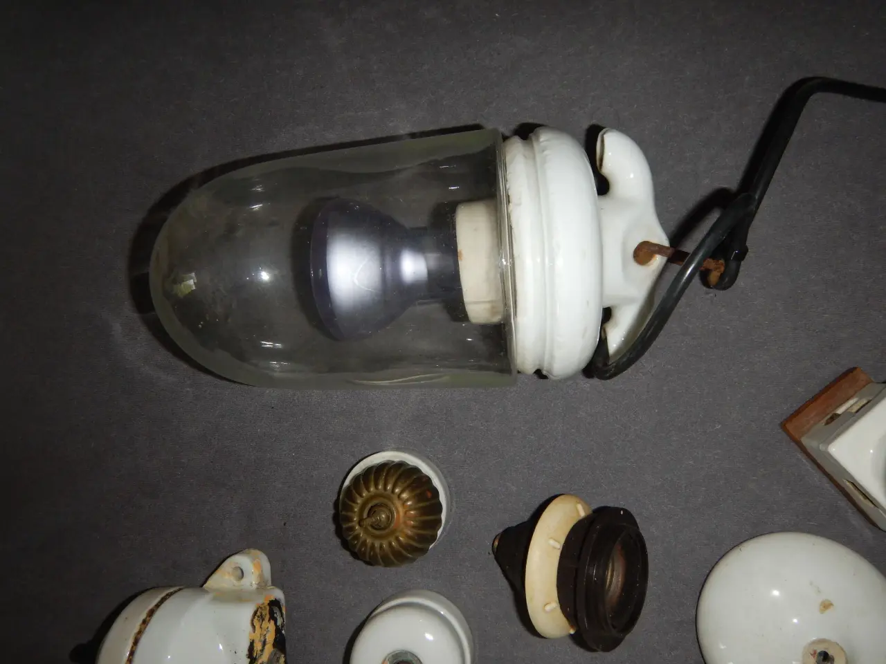 Billede 6 - Porcelæn fatninger mm.