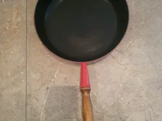 Le creuset pande