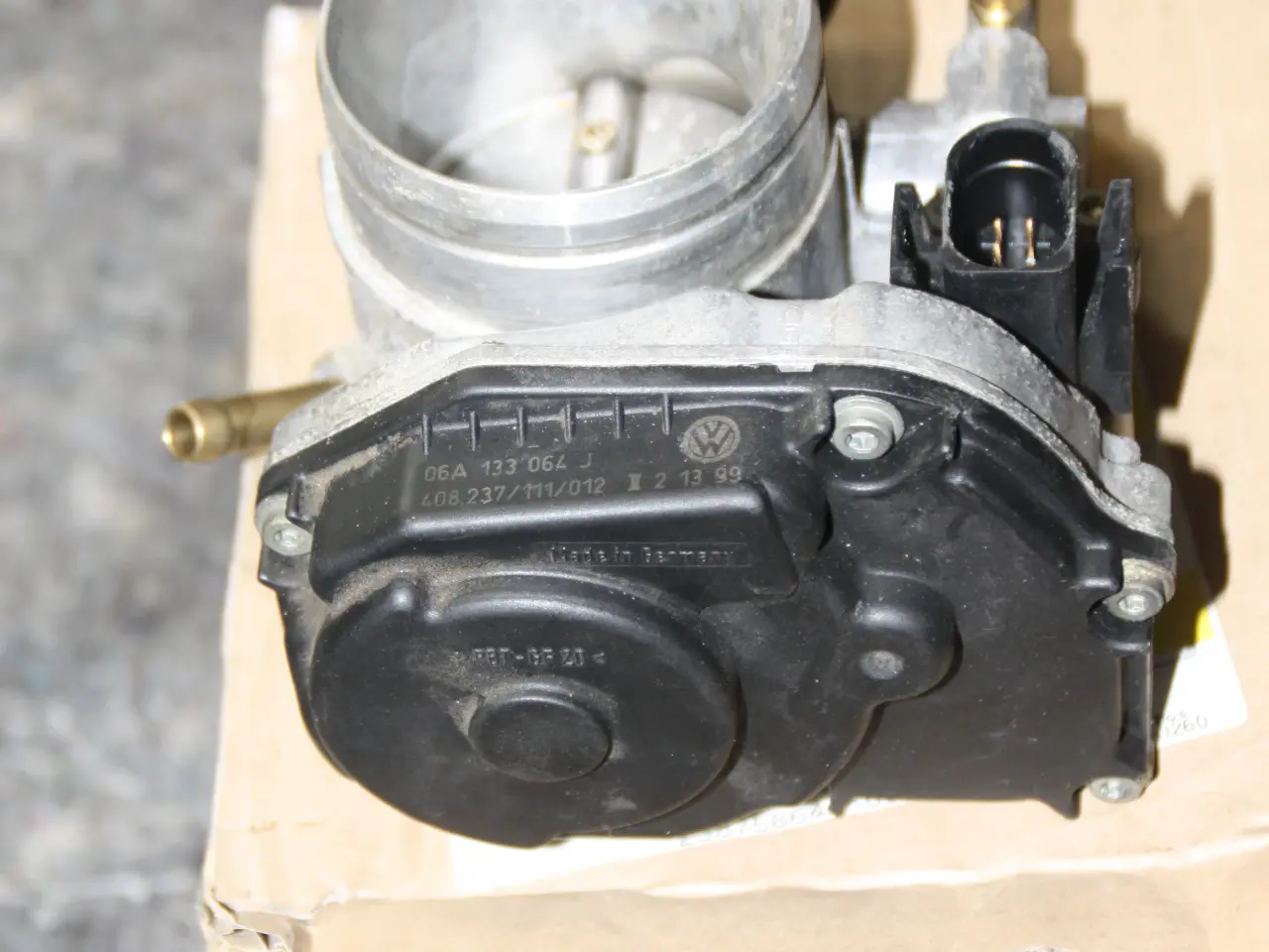 Billede 4 - Original gasspjæld VW Golf 5 1.6