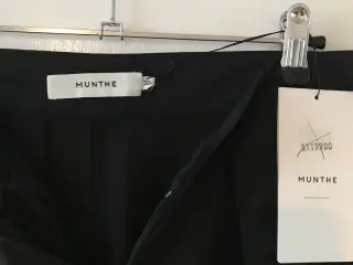 Nye MUNTHE bukser str 38