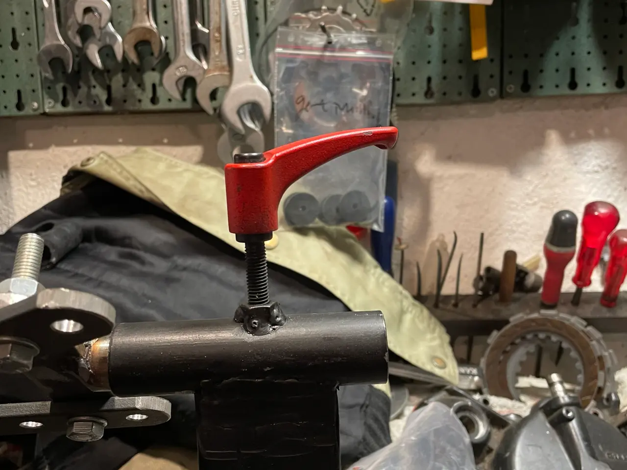 Billede 2 - Motorstativ til reparation af knallertmotor