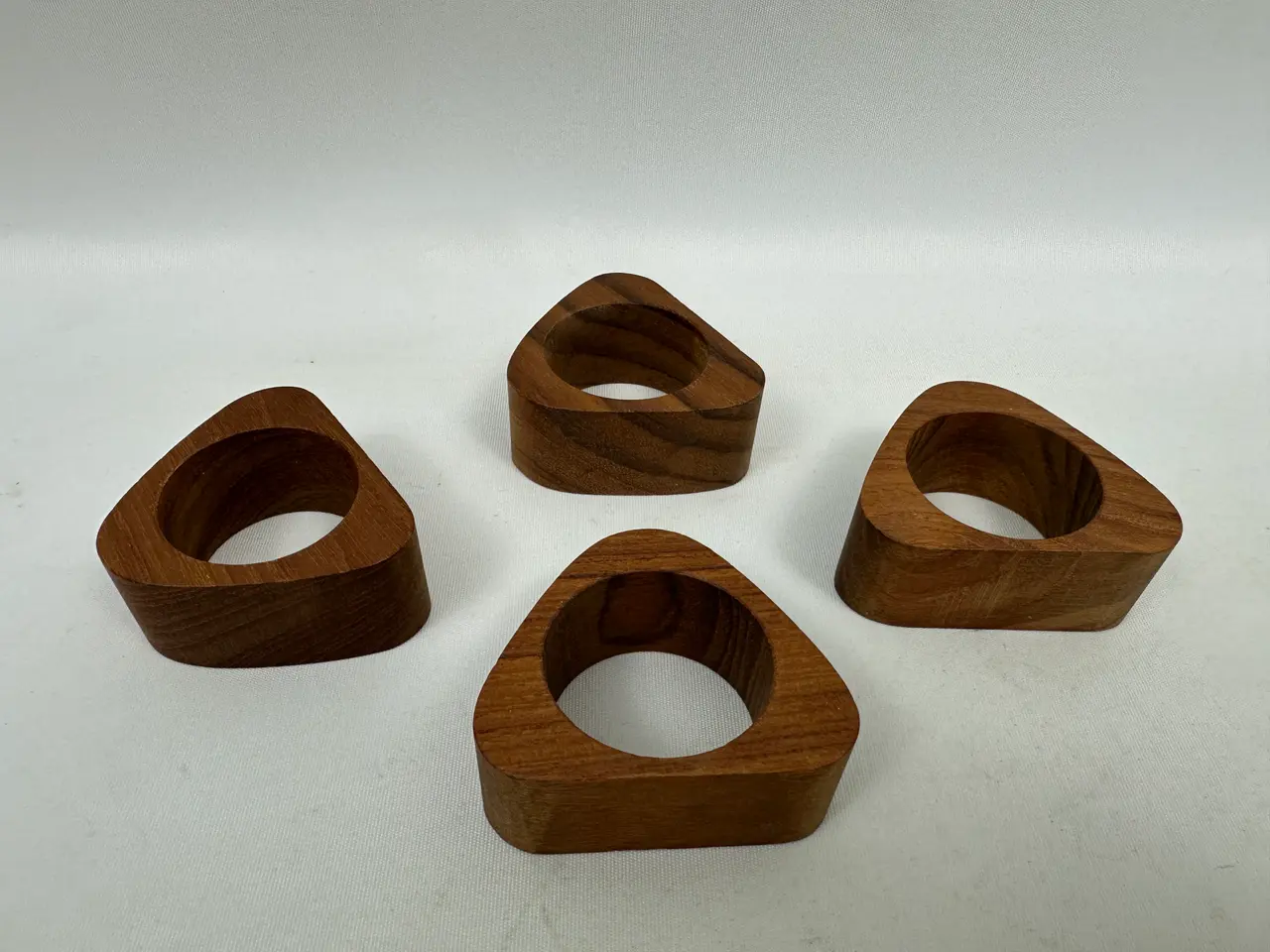 Billede 1 - 4 stk. servietringe i teak (retro)