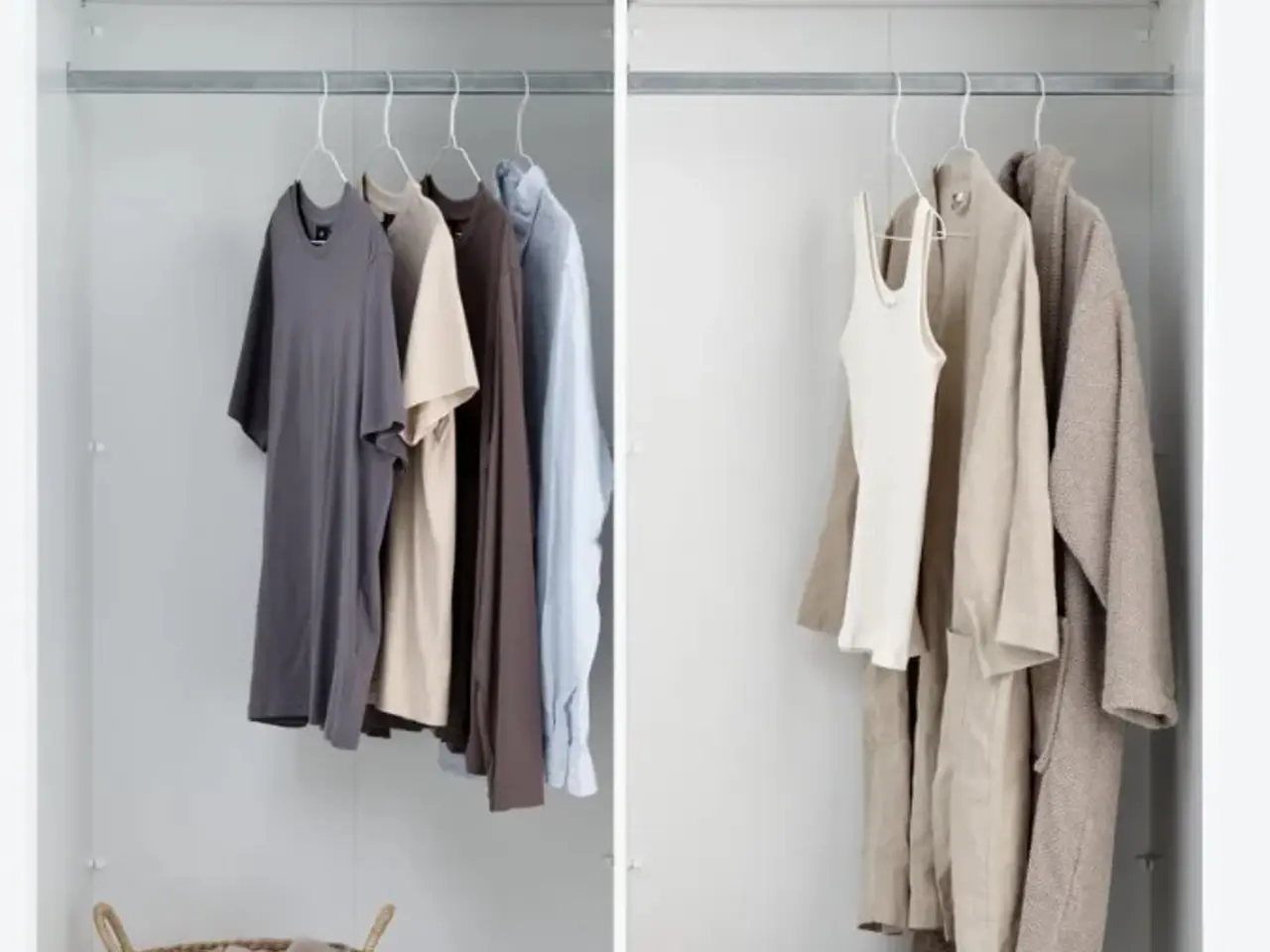 Billede 2 - Tarp skab med skydelåger