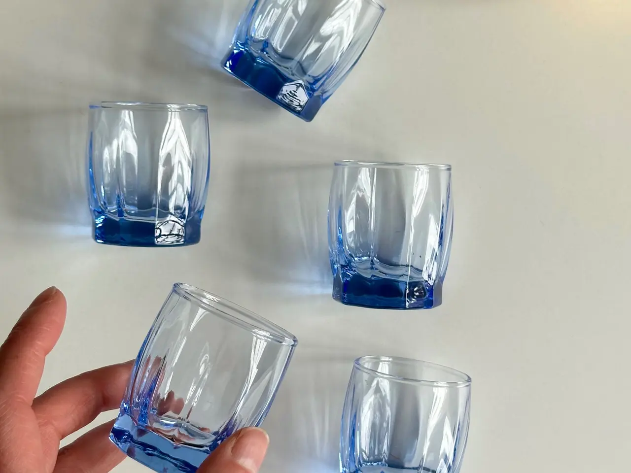 Billede 2 - Lyseblå glas, 5 stk samlet