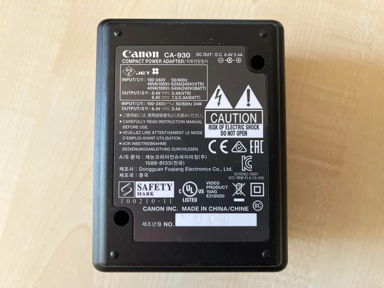 Billede 4 - Oplader og 8. Stk. Canon batterier