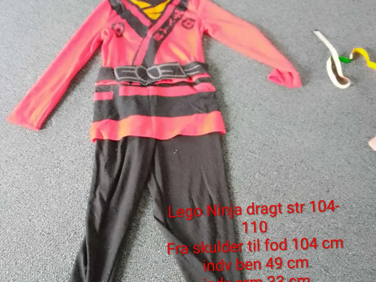 Billede 1 - Lego Ninjago dragt str 104-110