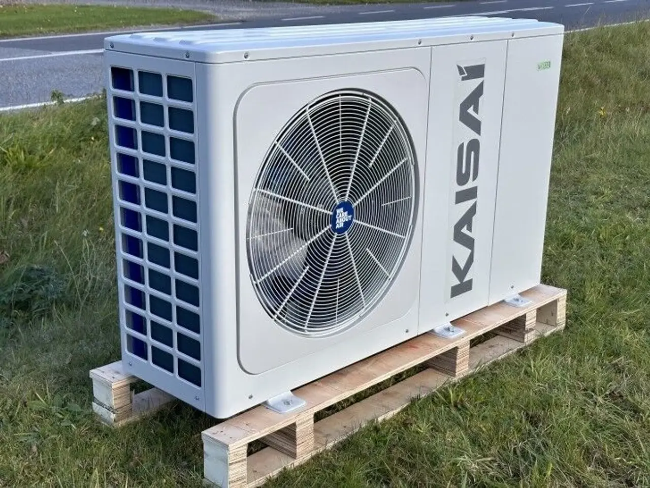 Billede 2 - Fabriksny 10 KW luft til vand varmepumpe Kaisai KHC-10RY3-B