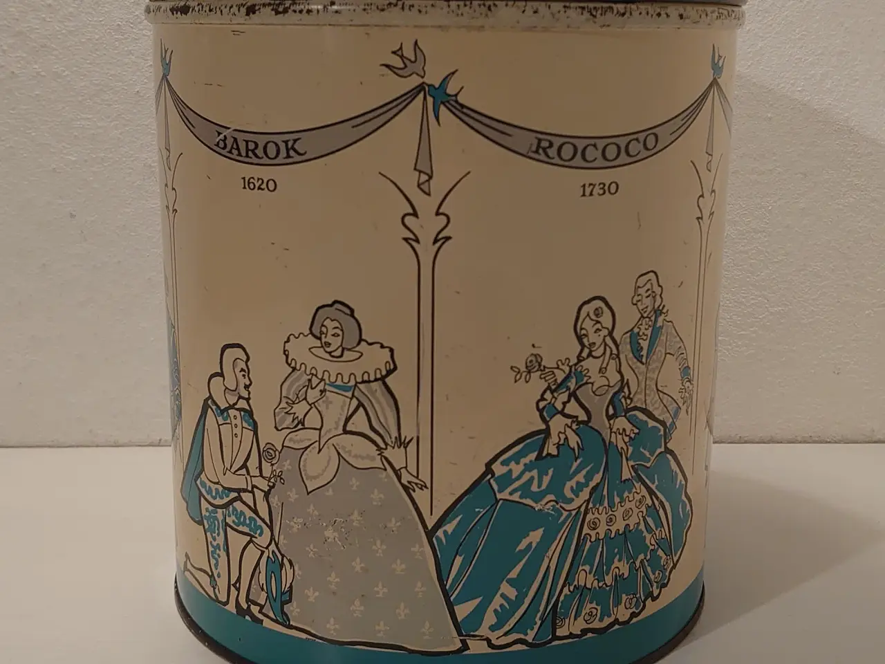 Billede 2 - Stor gammel kagedåse med motiver fra 1550-1920.
