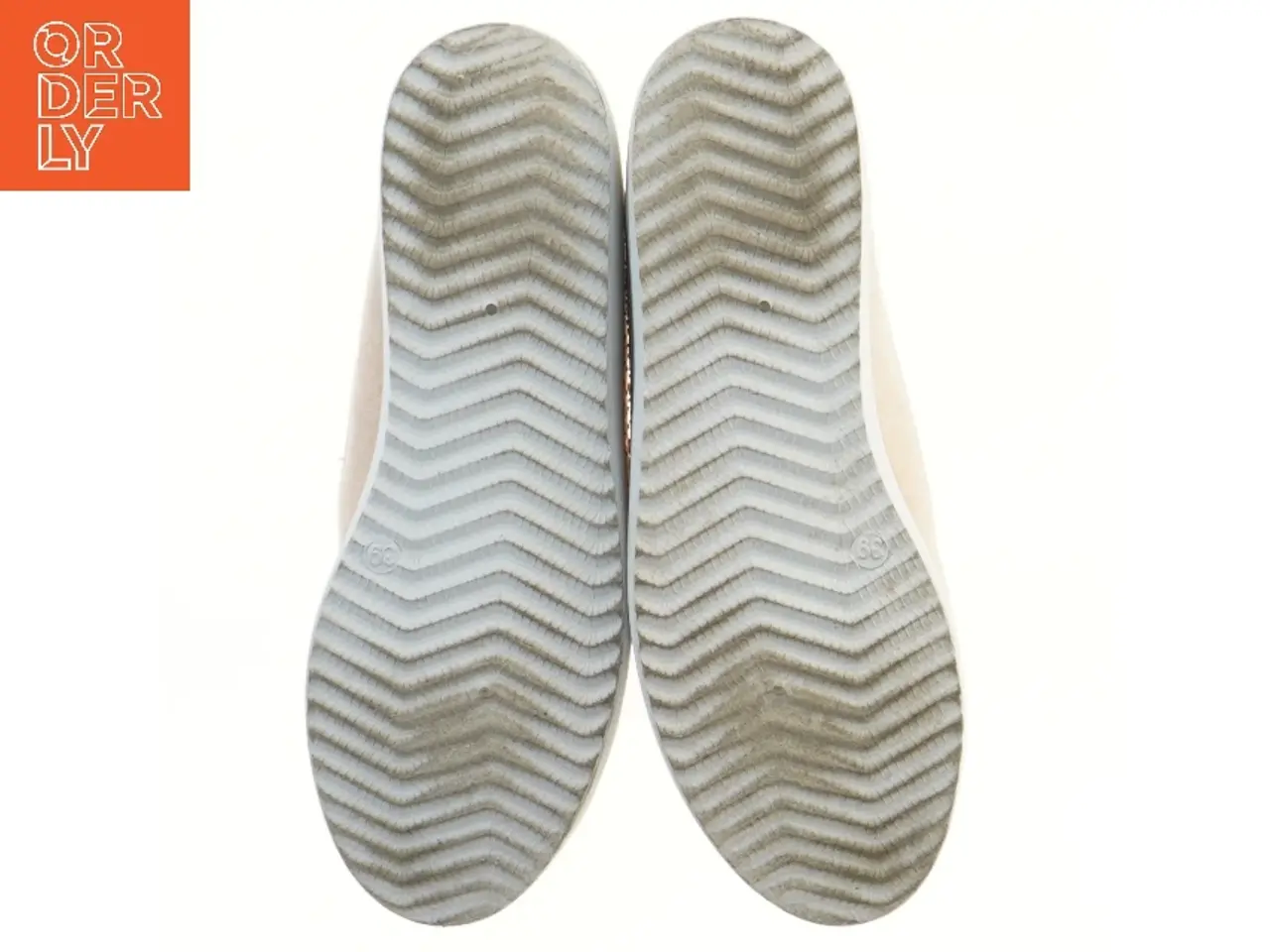 Billede 4 - Beige sko med sten str. 39 fra Identity (str. 39 )