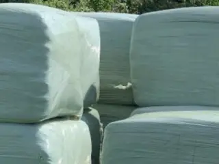 Wrap-hø til hesthold