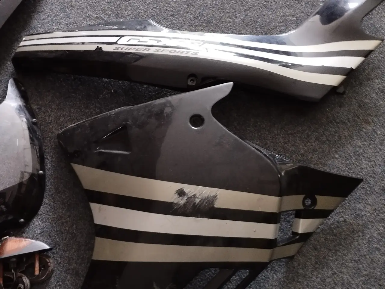 Billede 2 - Kåbe/skræm dele til Suzuki GSXR 250.