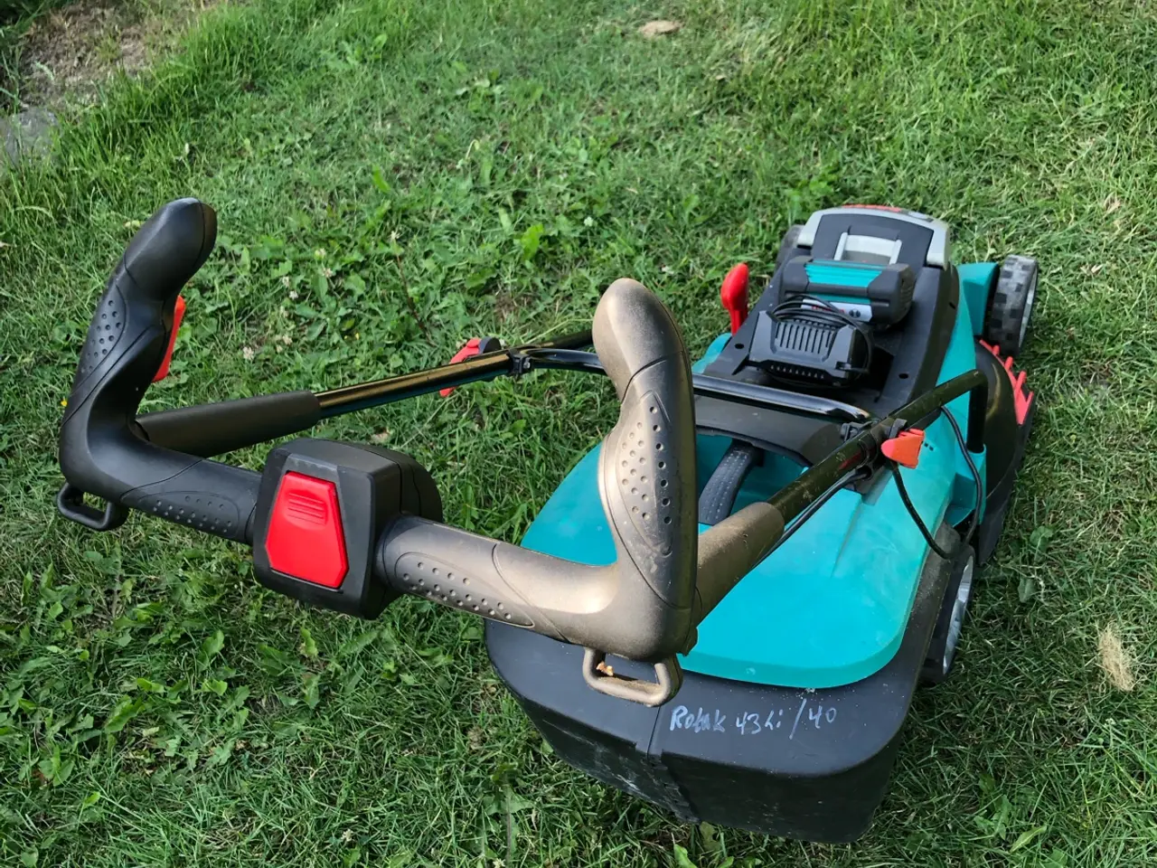 Billede 4 - Batteridrevet Bosch Plæneklipper