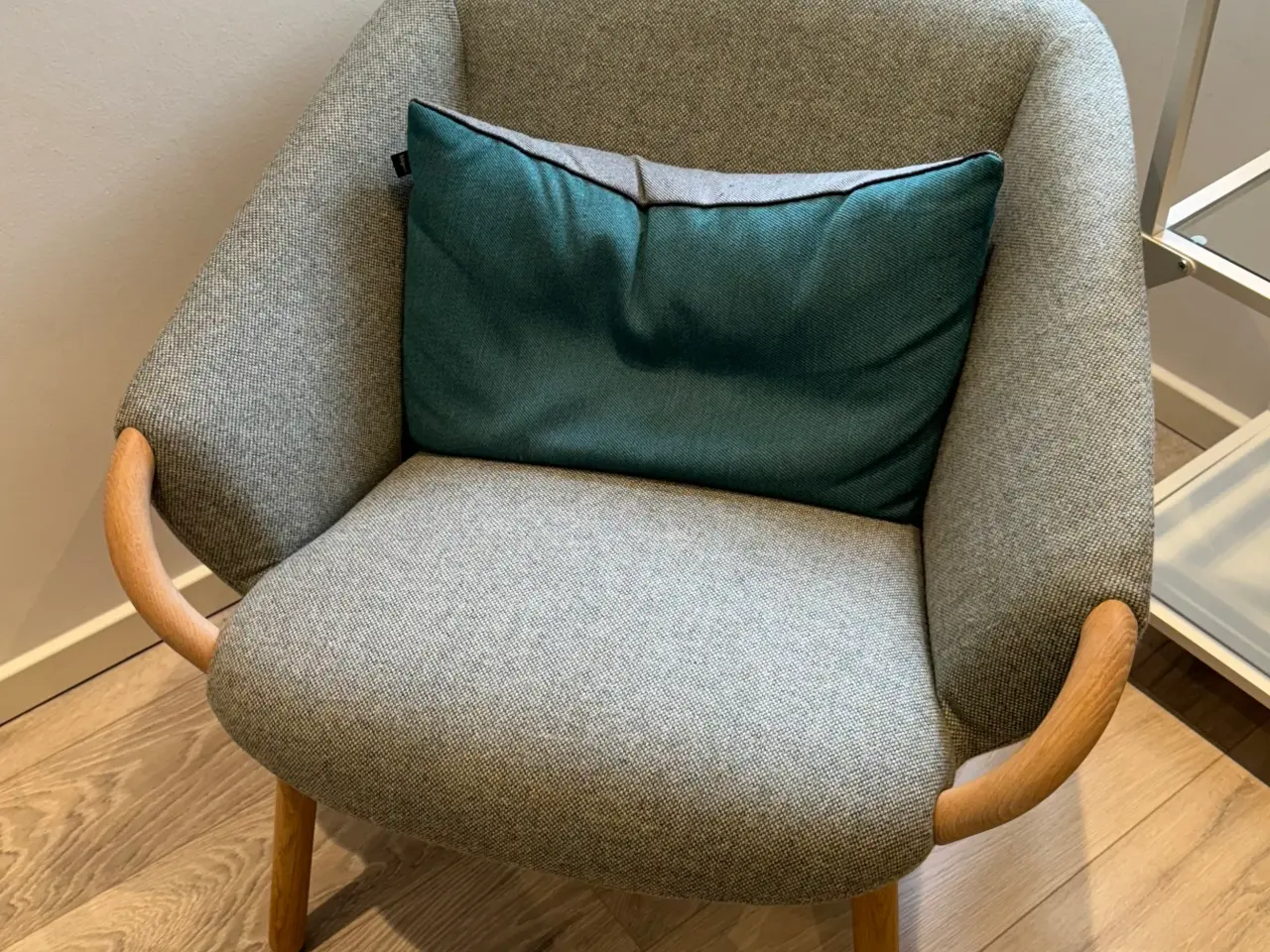 Billede 7 - sofa med sofabord samt 2 stole samt puf