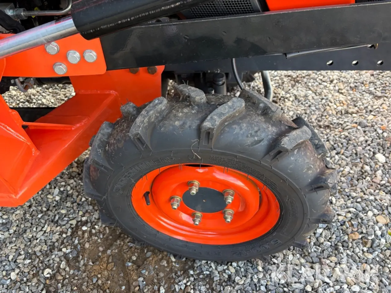 Billede 9 - Traktor med frontlæsser