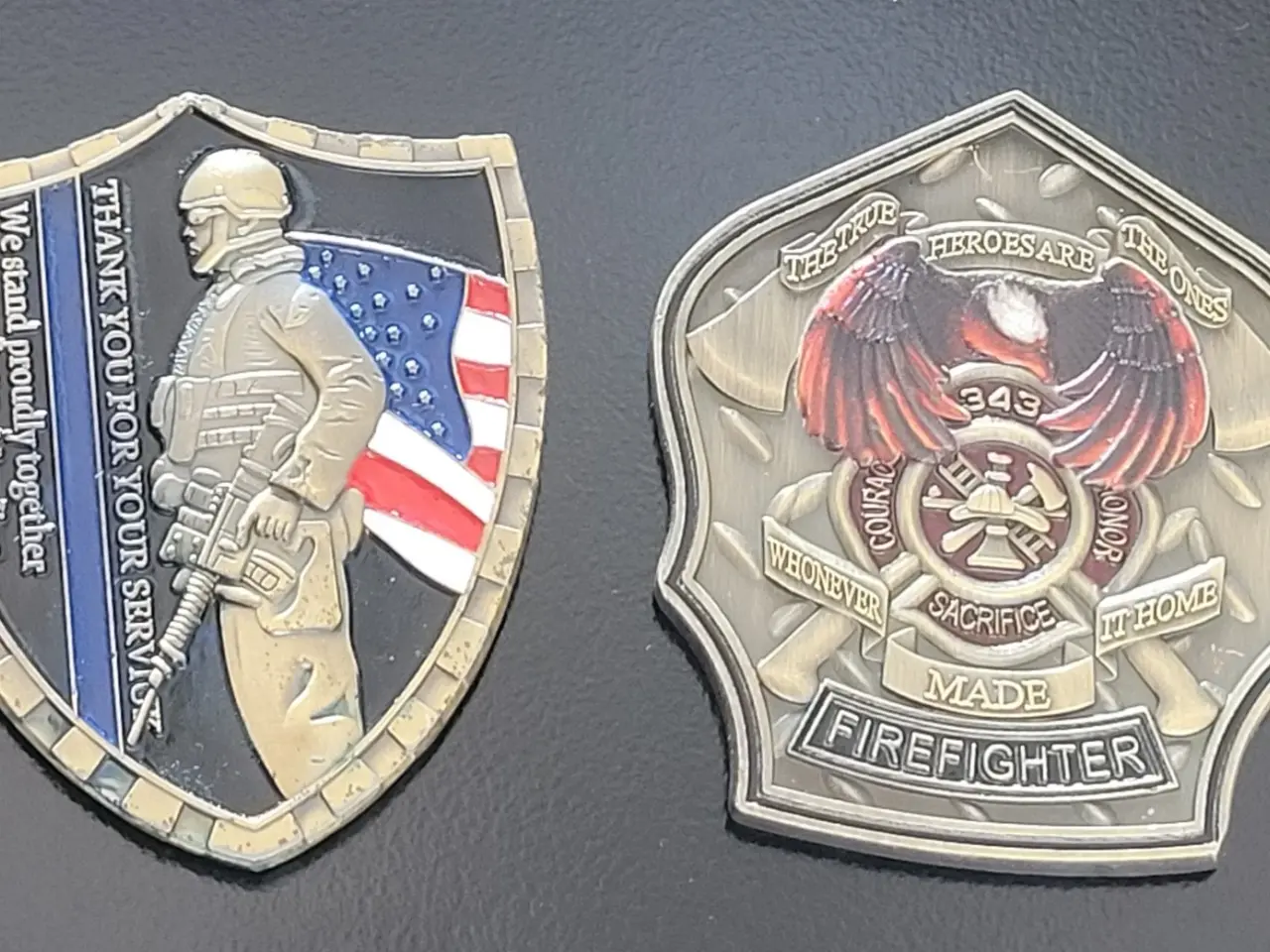 Billede 1 - USA 2 stk medaljer Police and Fire