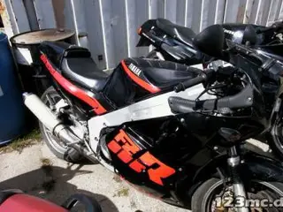 Yamaha FZR 1000