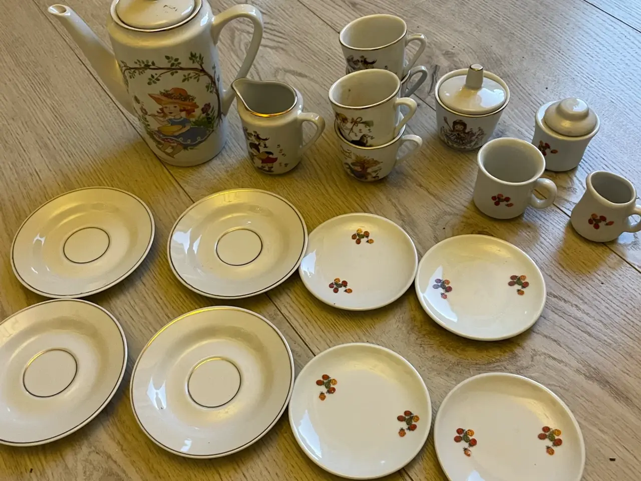 Billede 2 - Vintage kaffestel til børn fra Kahla 