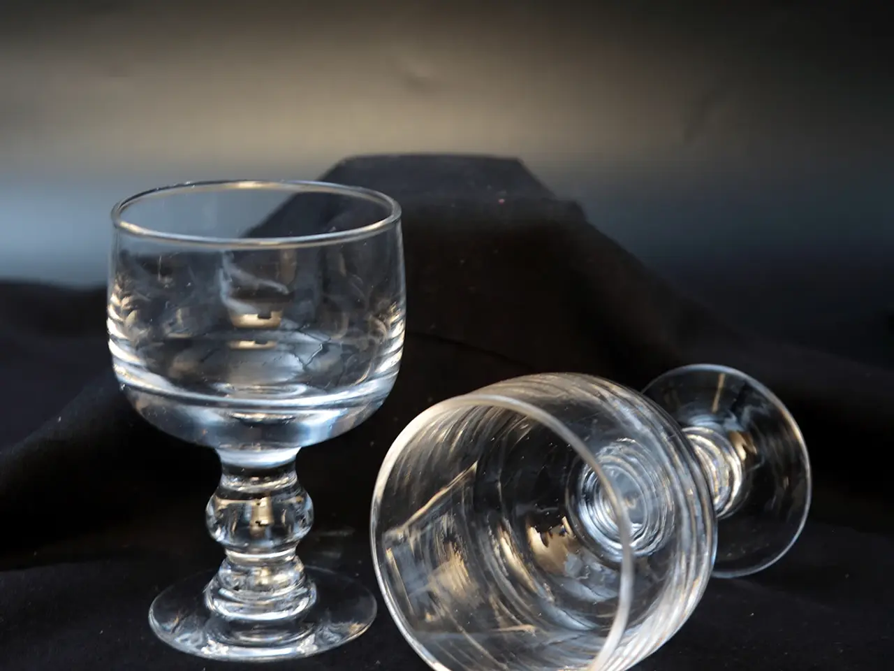 Billede 3 - Mundblæste antikke øl- og frokostglas – sæt á 2