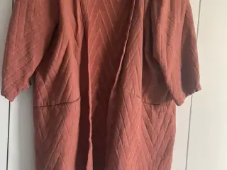 Rustfarvet Zizzi cardigan