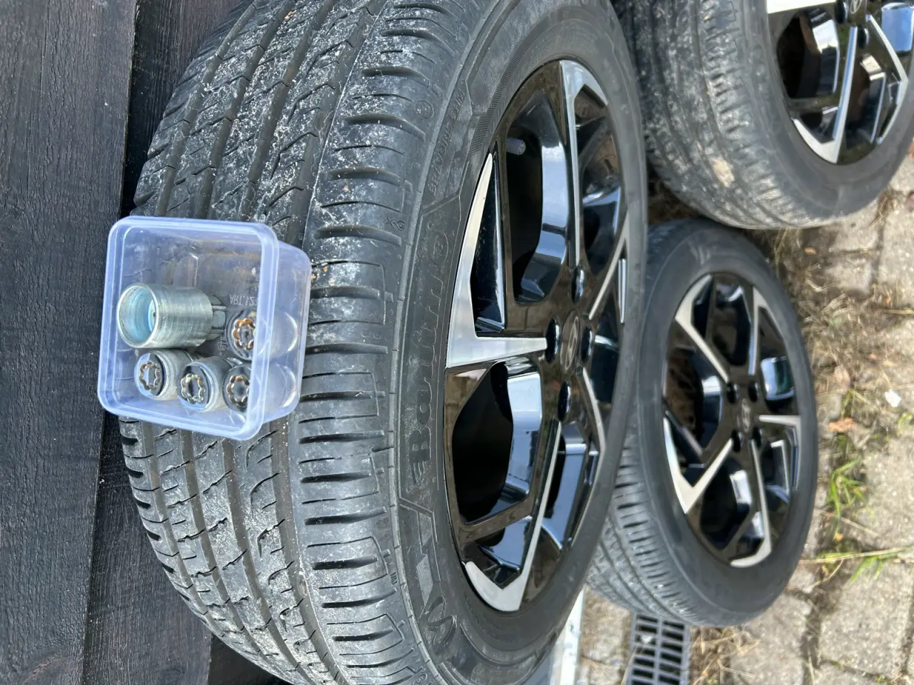 Billede 3 - 4 stk original Hyundai i20 alufælge med dæk sommer