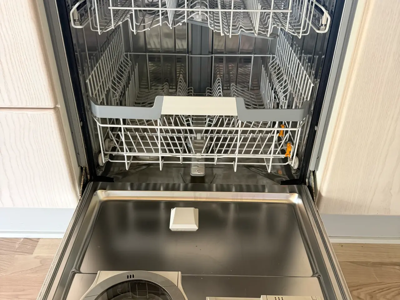 Billede 2 - Miele G 7118 SCU XXL AutoDos – 3 år gammel