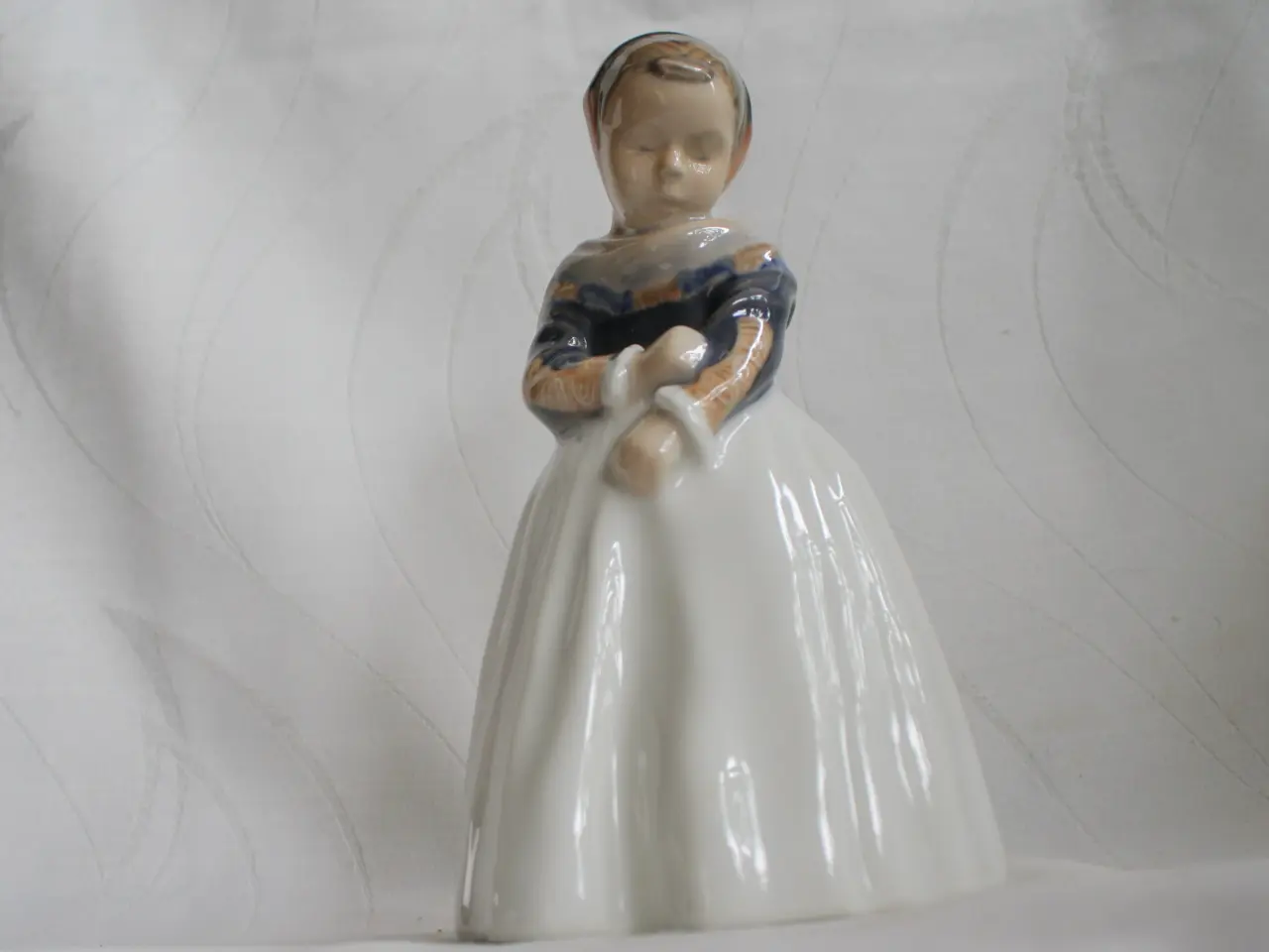 Billede 9 - Amagerpige, figur fra Royal Copenhagen