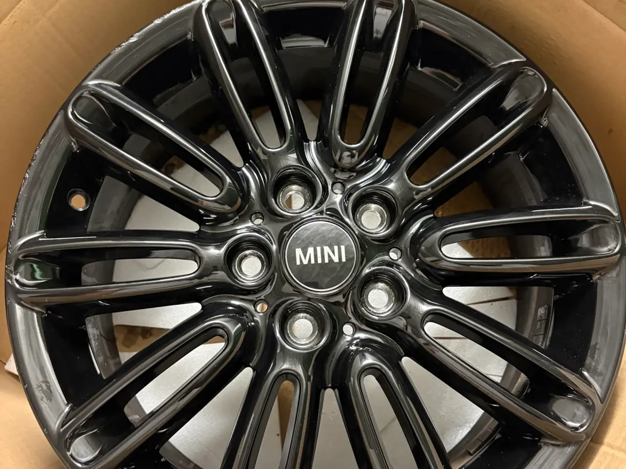 Billede 6 - 4 stk originale 17” Mini Cooper SE hjul 5x112