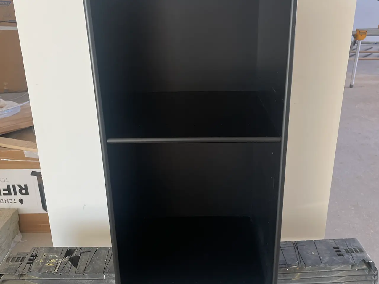 Billede 4 - Montana Reolsystem – 3 Store Moduler i Sort/Mahogn