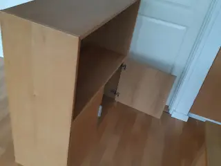 Reol med 2 låger - pæn stand ...udført i egefiner 