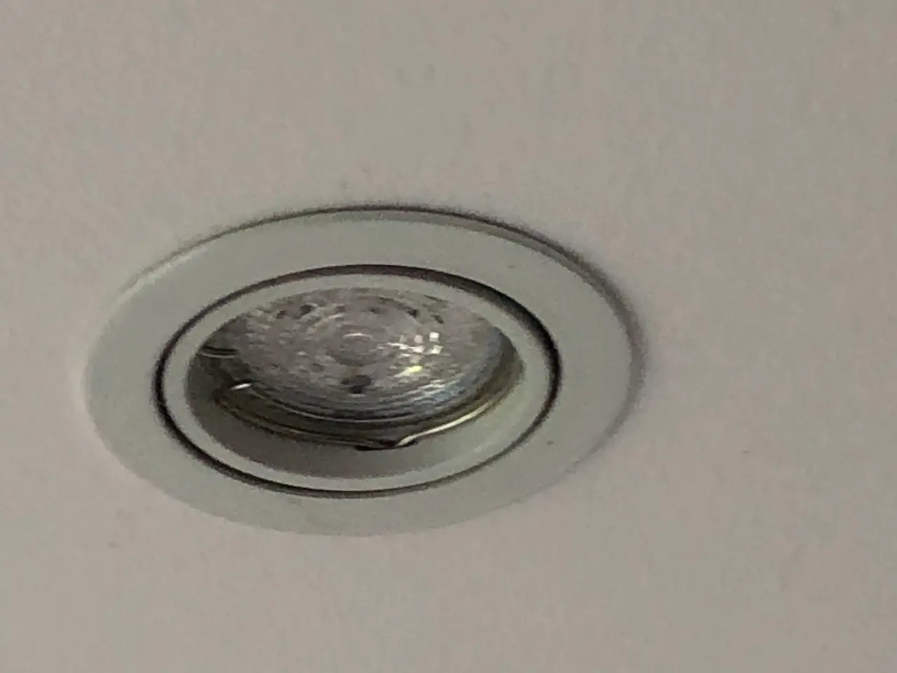 Billede 1 - Spot hvide 230v