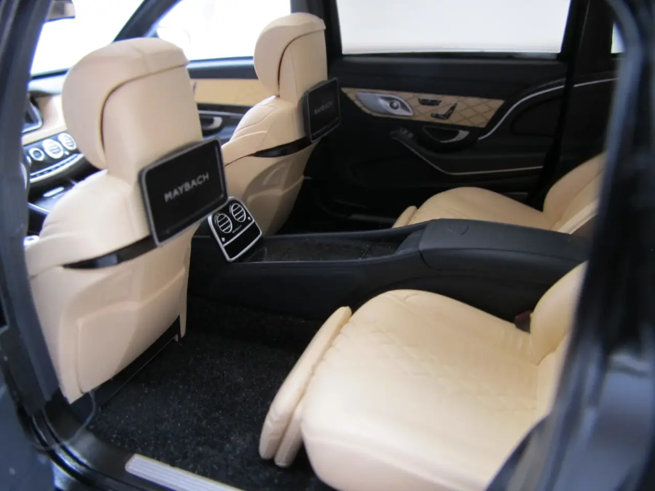 Billede 6 - 2016 Mercedes Maybach S600 V12 AUTOart - 1:18