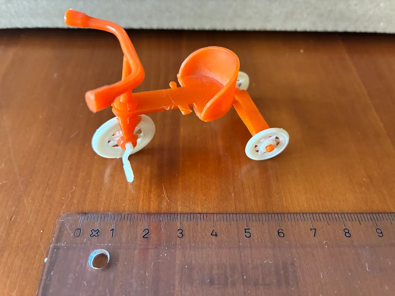 Billede 1 - Dukkehus-møbel: Trehjulet cykel