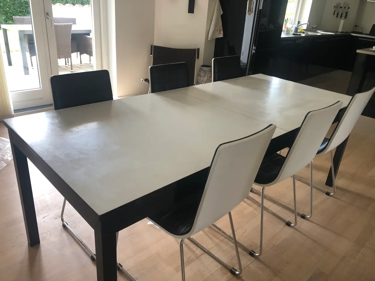 Billede 2 - Spisebord med udtræksplade