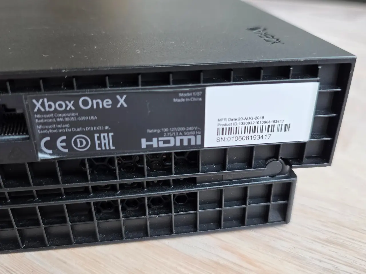 Billede 2 - Xbox One X – Står som ny – Virker 100 %