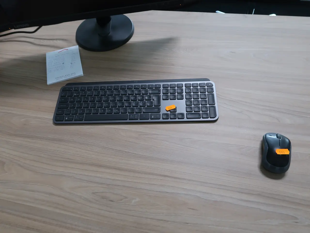 Billede 2 - 2 stk. Computerskærme LENOVO D24-45 med tastatur og mus
