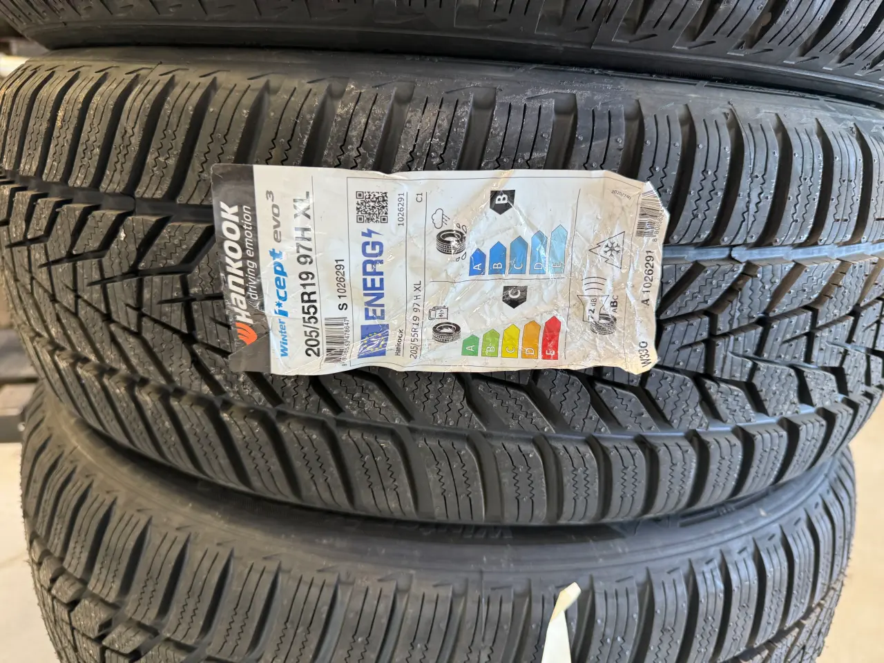 Billede 2 - Hankook vinterdæk 205/55 19