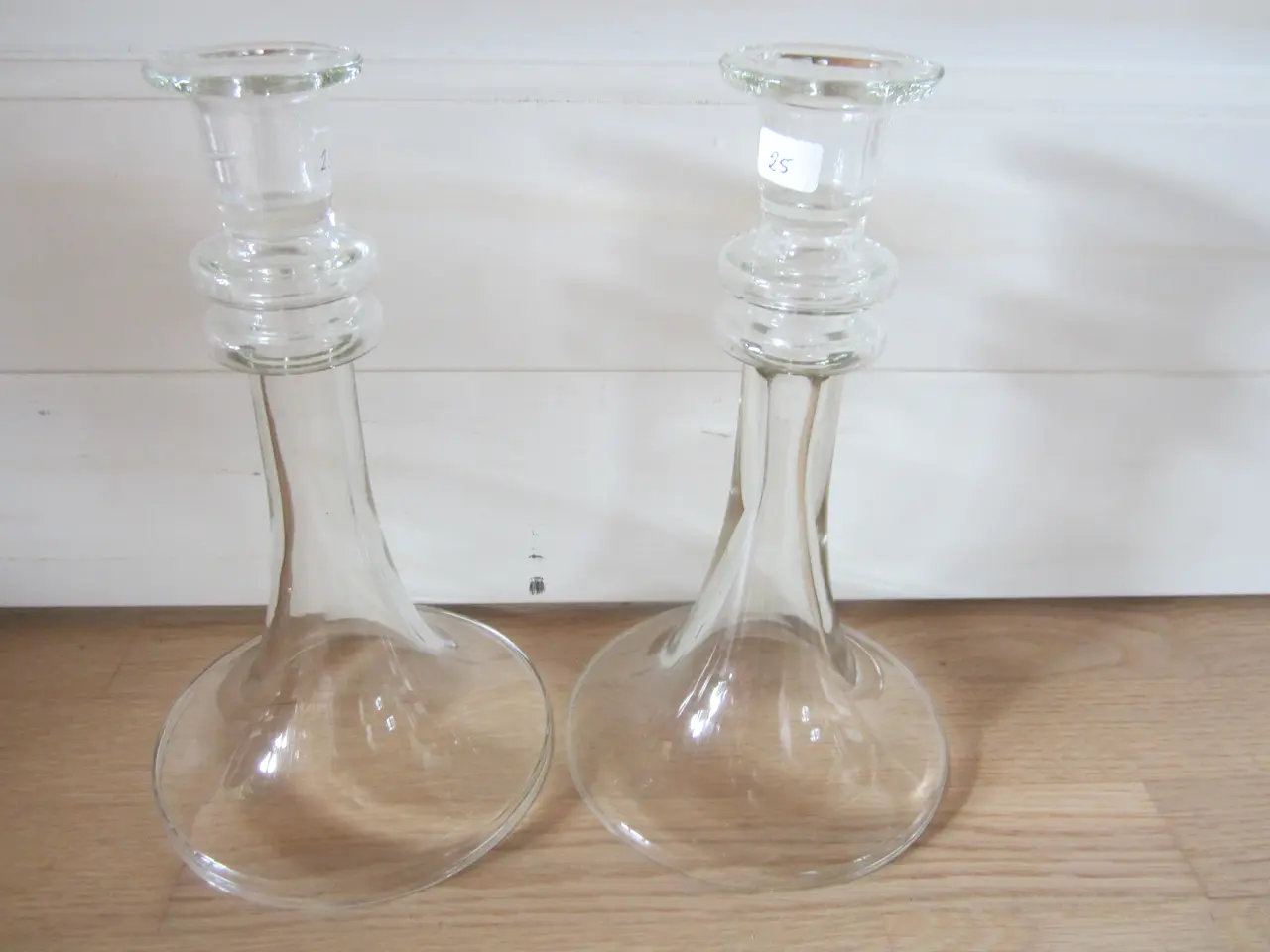 Billede 1 - 2 fine glas lysestager ca 22 cm i højden