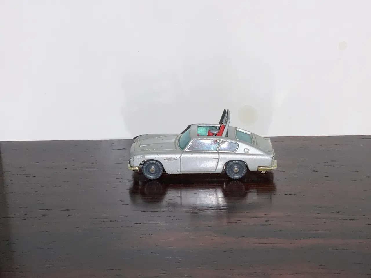 Billede 1 - Husky James Bond’s Aston Martin