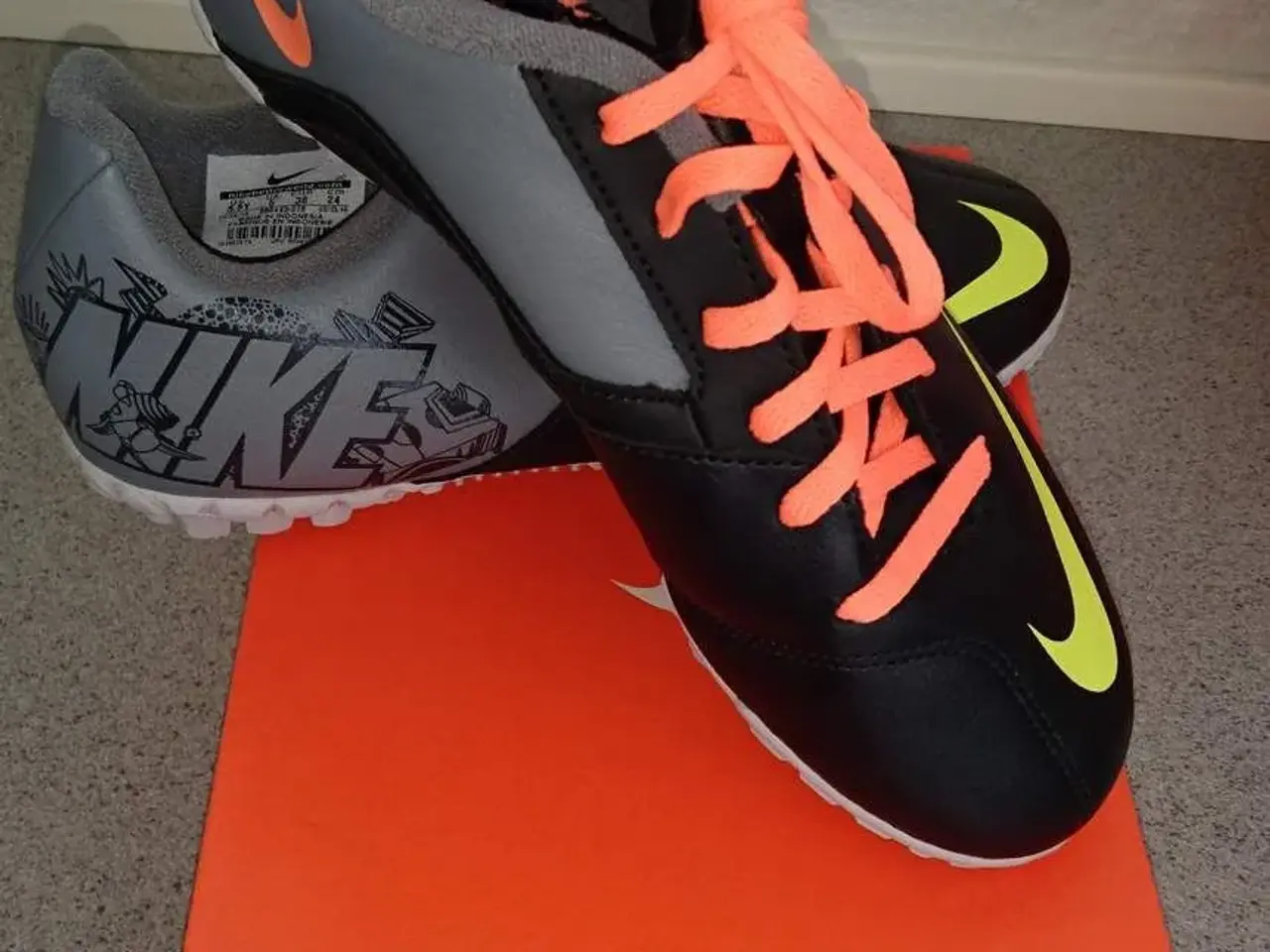 Billede 1 - Nye Nike Bomba 2 fodboldsko Str. 38