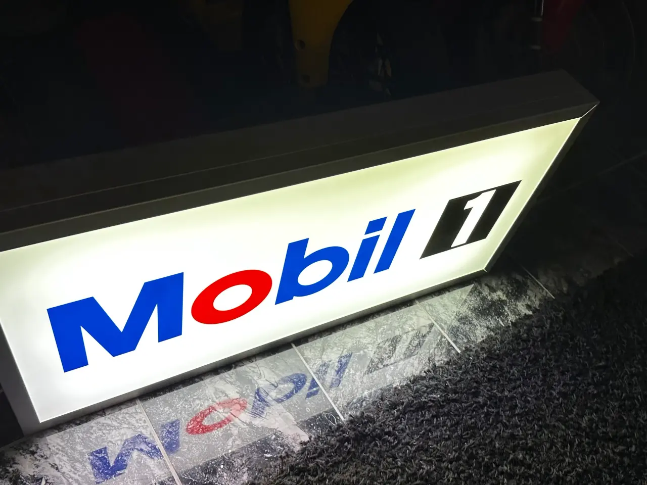 Billede 3 - Lysskilt Mobil 1
