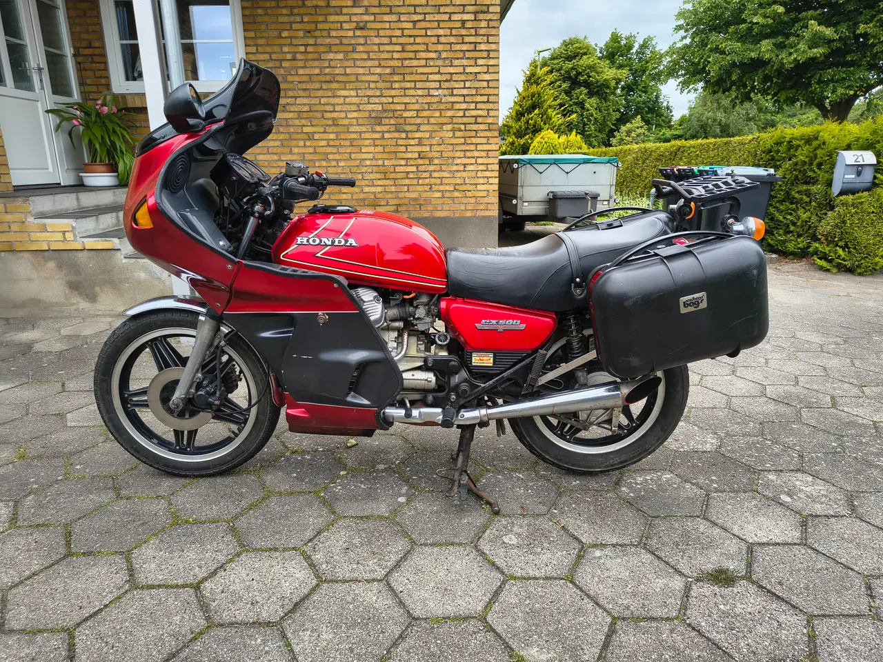 Billede 1 - fuldkåbe har siddet på Honda cx 500